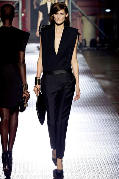 Look 24